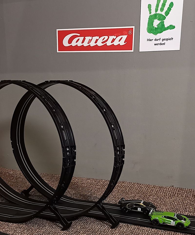 Carrera-Bahn - Hier darf gespielt werden! Carrera-Bahn zum Spielen